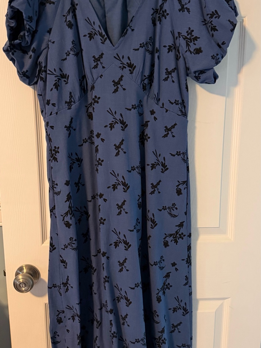 Women’s Blue/Black Floral Puff-Sleeve Dress